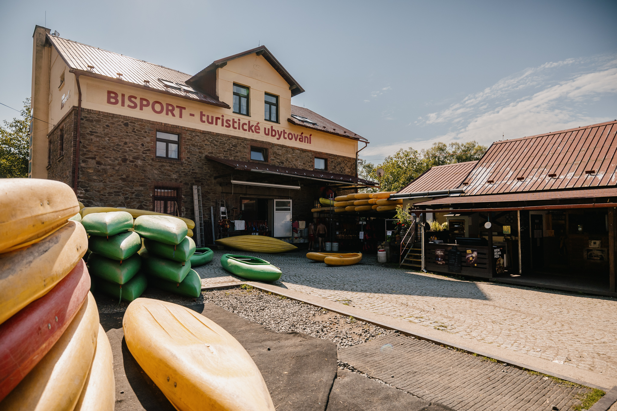 půjčovna lodí bisport kácov